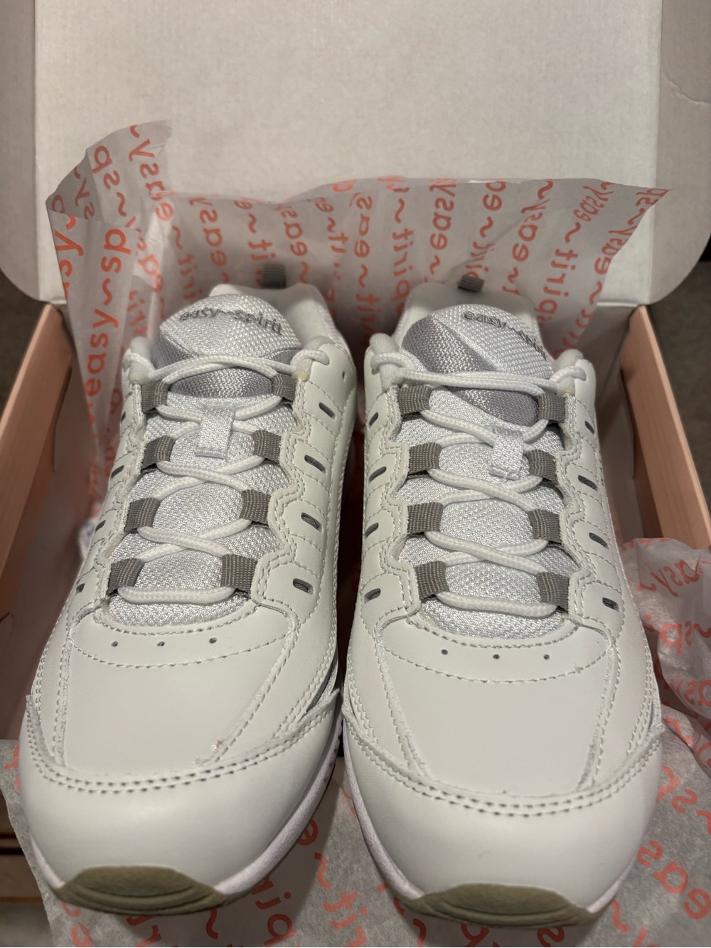 Easy Spirit White and Gray Kids Sneakers size 8n #10 NWT Romy